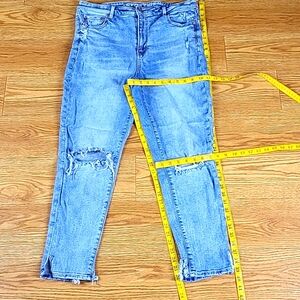 AMERICAN EAGLE 16x26 SUPER HI-RISE JEGGING PRE-OWNED GIRLS DISTRESED JEANS